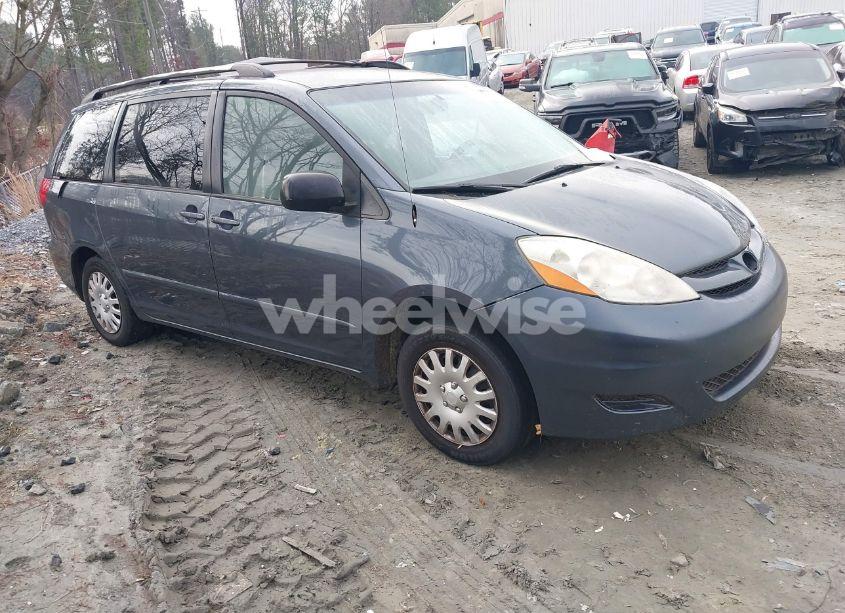 2009 Toyota Sienna CE (VIN 5TDZK23C39S257120) main photo