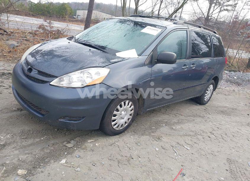 Photo 2 of 2009 Toyota Sienna CE (VIN 5TDZK23C39S257120)