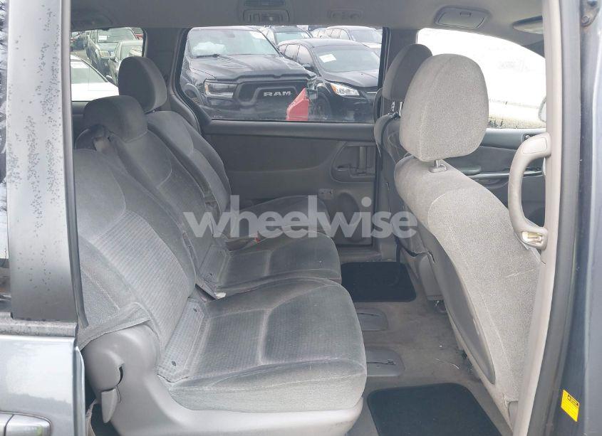 Photo 8 of 2009 Toyota Sienna CE (VIN 5TDZK23C39S257120)