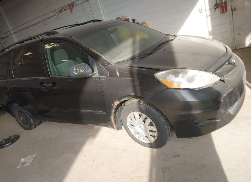 2009 Toyota Sienna LE (VIN 5TDZK23C39S262608) main photo