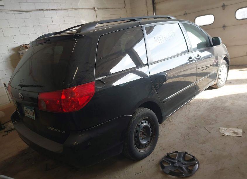 Photo 4 of 2009 Toyota Sienna LE (VIN 5TDZK23C39S262608)