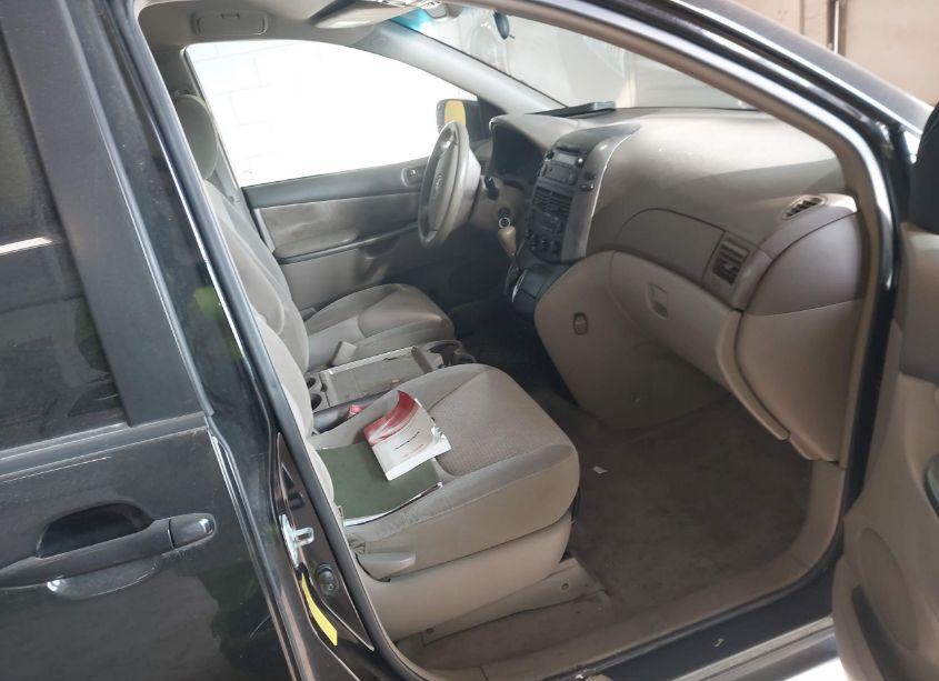 Photo 5 of 2009 Toyota Sienna LE (VIN 5TDZK23C39S262608)