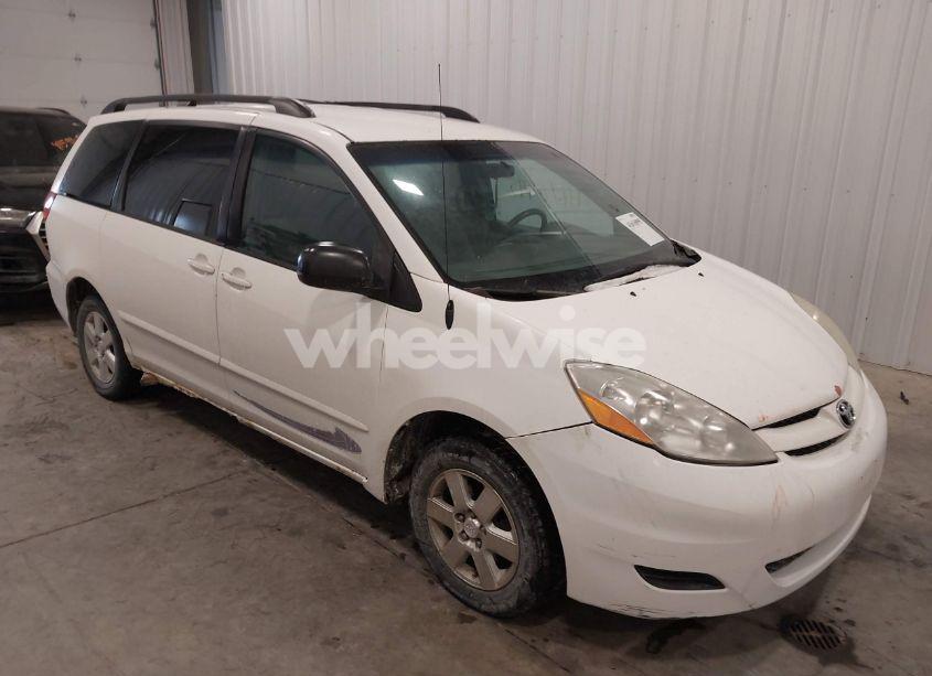 2007 Toyota Sienna LE (VIN 5TDZK23C47S036557) main photo