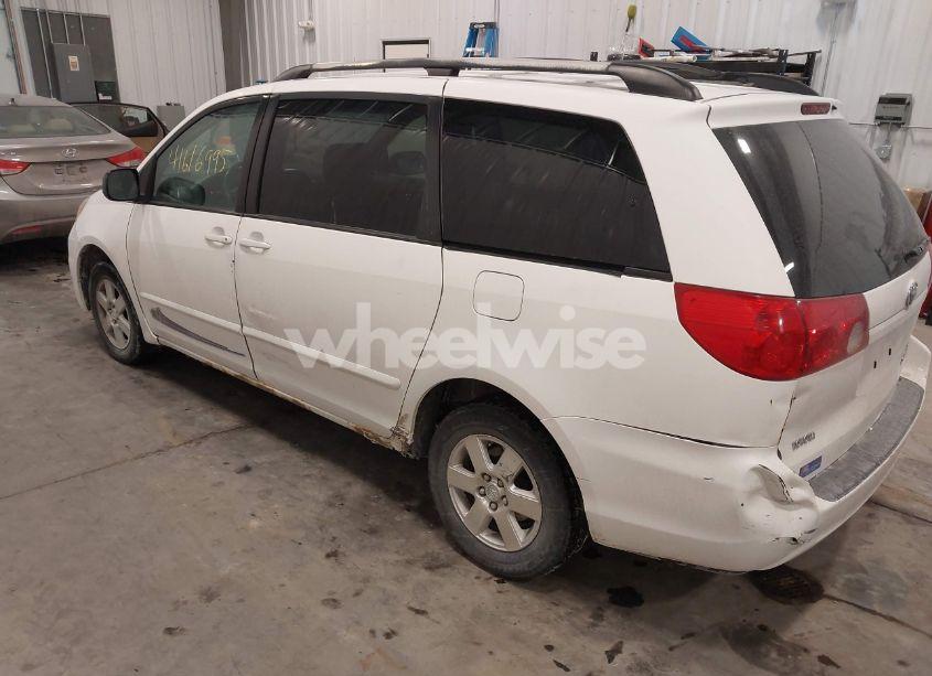 Photo 3 of 2007 Toyota Sienna LE (VIN 5TDZK23C47S036557)