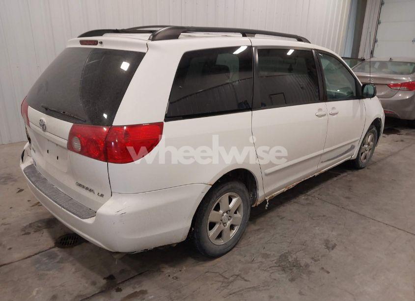 Photo 4 of 2007 Toyota Sienna LE (VIN 5TDZK23C47S036557)