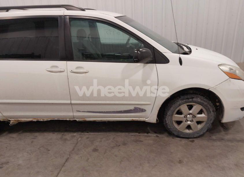 Photo 6 of 2007 Toyota Sienna LE (VIN 5TDZK23C47S036557)