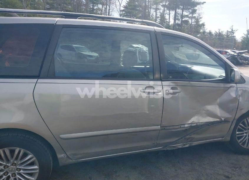 Photo 12 of 2007 Toyota Sienna CE (VIN 5TDZK23C47S048661)