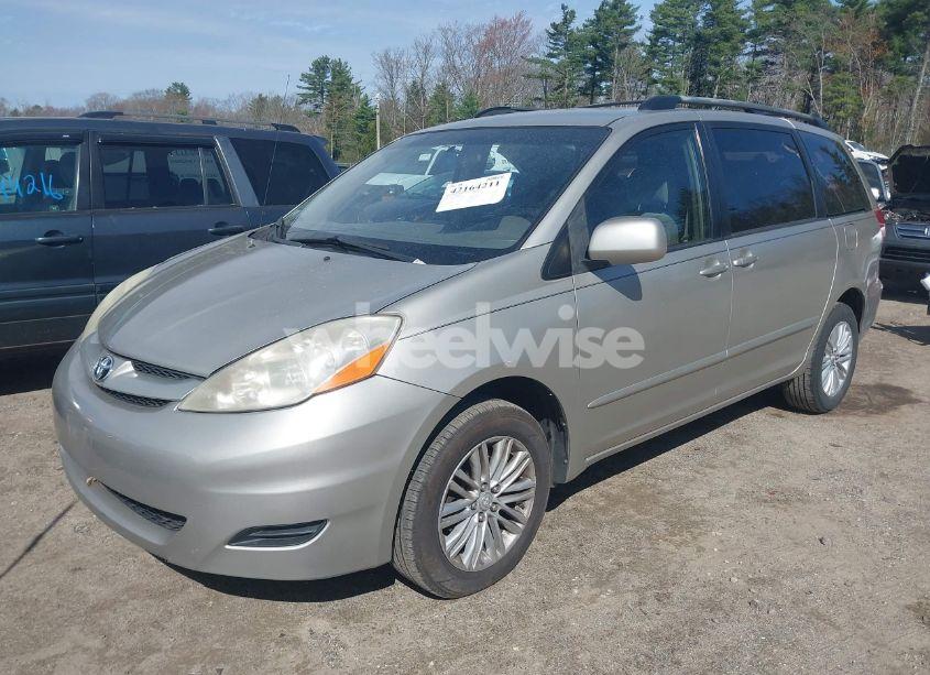 Photo 2 of 2007 Toyota Sienna CE (VIN 5TDZK23C47S048661)