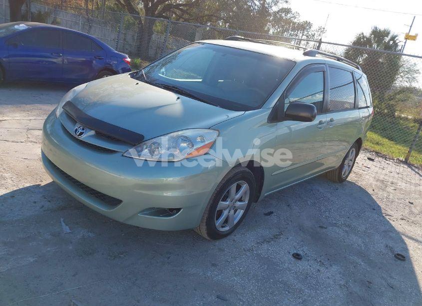 Photo 2 of 2007 Toyota Sienna LE (VIN 5TDZK23C47S061006)