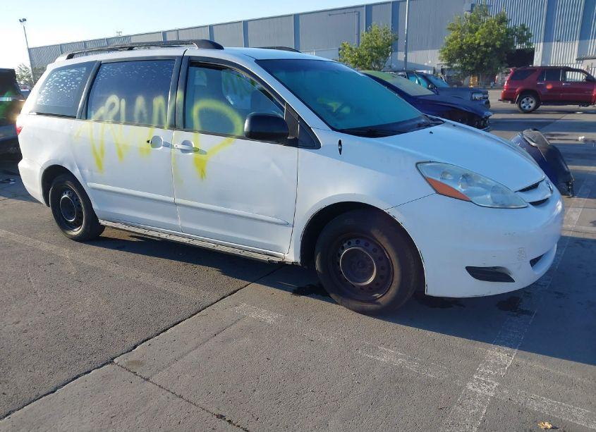 2007 Toyota Sienna CE (VIN 5TDZK23C47S084477) main photo