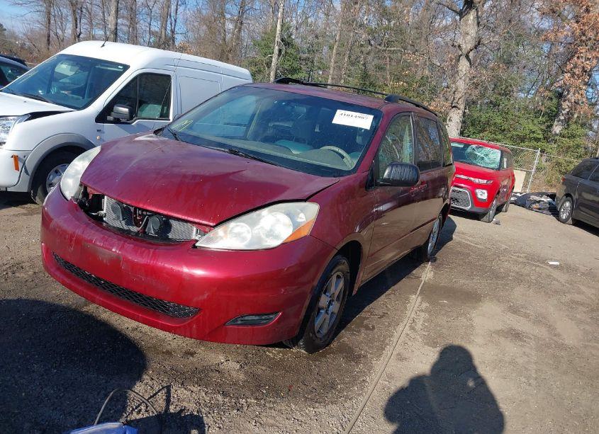 Photo 2 of 2007 Toyota Sienna LE (VIN 5TDZK23C47S084558)