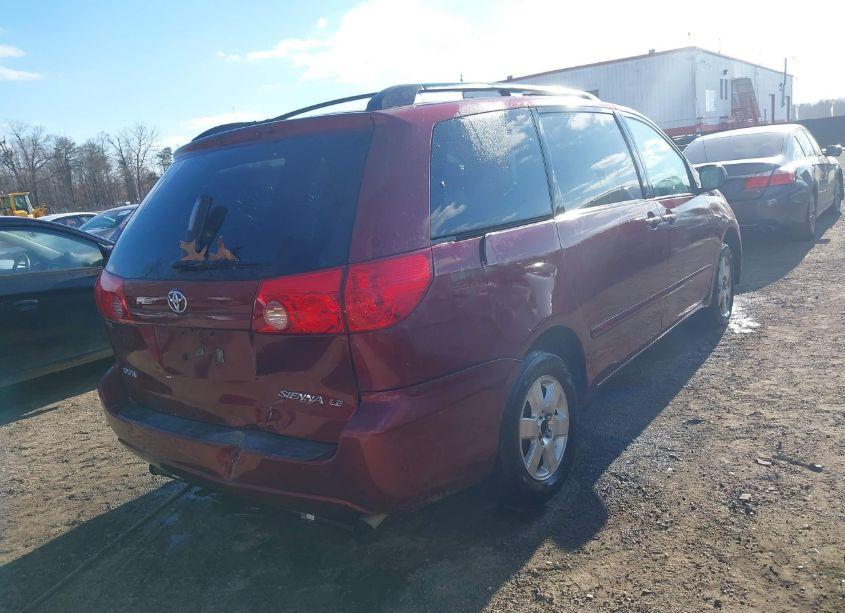 Photo 4 of 2007 Toyota Sienna LE (VIN 5TDZK23C47S084558)