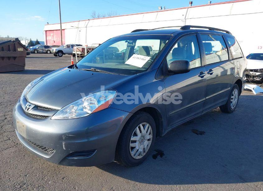 Photo 2 of 2007 Toyota Sienna CE (VIN 5TDZK23C47S096161)