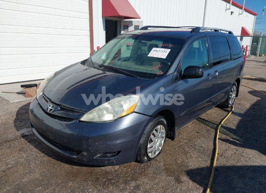 Photo 2 of 2008 Toyota Sienna LE (VIN 5TDZK23C48S175654)