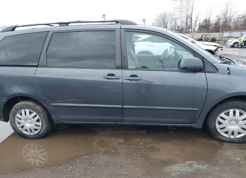 Photo 13 of 2008 Toyota Sienna LE (VIN 5TDZK23C48S182670)
