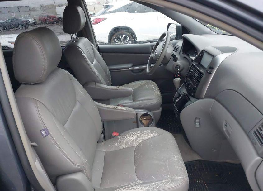 Photo 5 of 2008 Toyota Sienna LE (VIN 5TDZK23C48S182670)