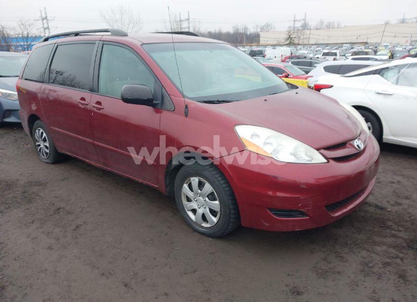 2009 Toyota Sienna LE (VIN 5TDZK23C49S228807) main photo