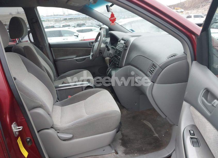 Photo 5 of 2009 Toyota Sienna LE (VIN 5TDZK23C49S228807)