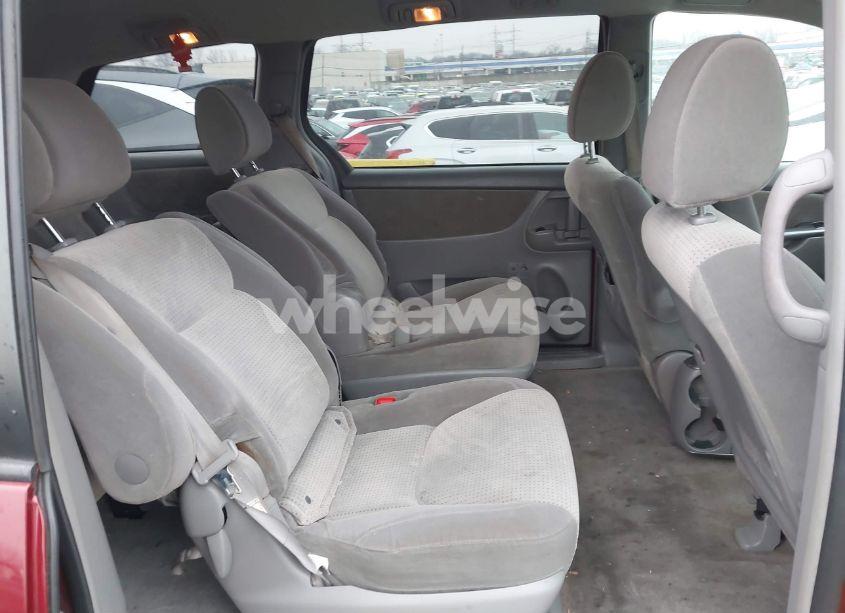 Photo 8 of 2009 Toyota Sienna LE (VIN 5TDZK23C49S228807)