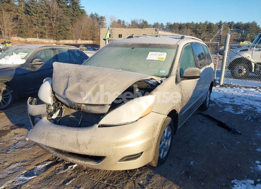 Photo 2 of 2009 Toyota Sienna LE (VIN 5TDZK23C49S233327)