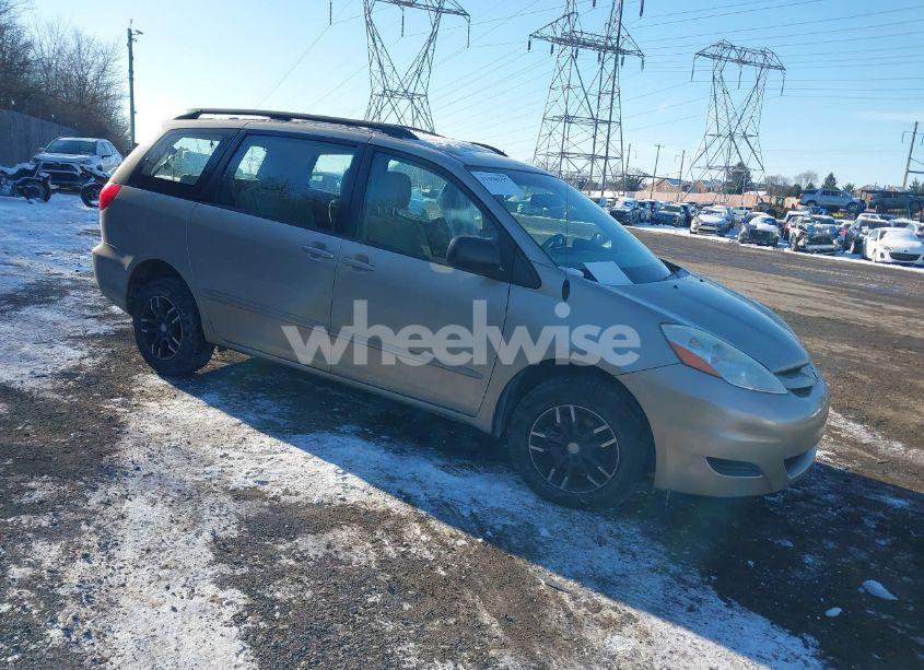 2009 Toyota Sienna CE (VIN 5TDZK23C49S243145) main photo