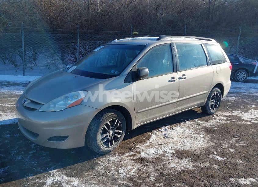 Photo 2 of 2009 Toyota Sienna CE (VIN 5TDZK23C49S243145)