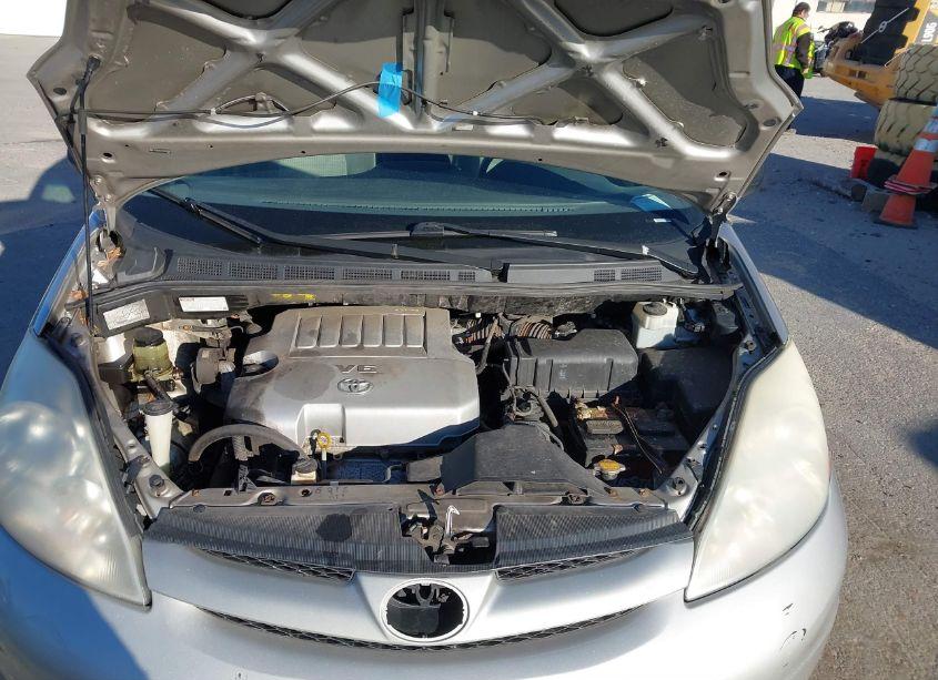 Photo 10 of 2009 Toyota Sienna LE (VIN 5TDZK23C49S256669)