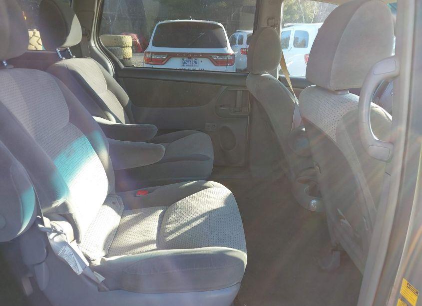 Photo 8 of 2009 Toyota Sienna LE (VIN 5TDZK23C49S256669)