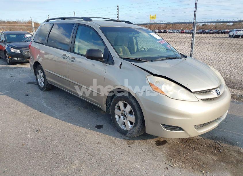 2009 Toyota Sienna LE (VIN 5TDZK23C49S268630) main photo