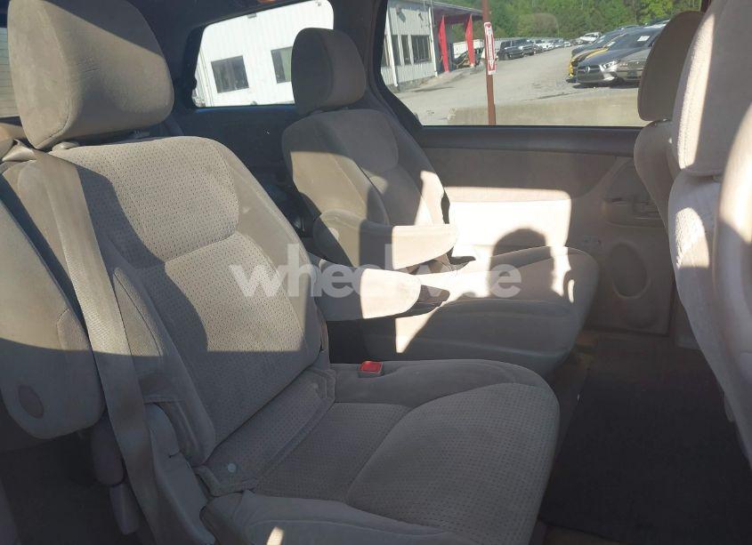 Photo 8 of 2009 Toyota Sienna LE (VIN 5TDZK23C49S274590)