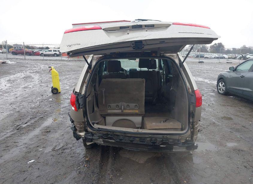 Photo 13 of 2009 Toyota Sienna LE (VIN 5TDZK23C49S276033)