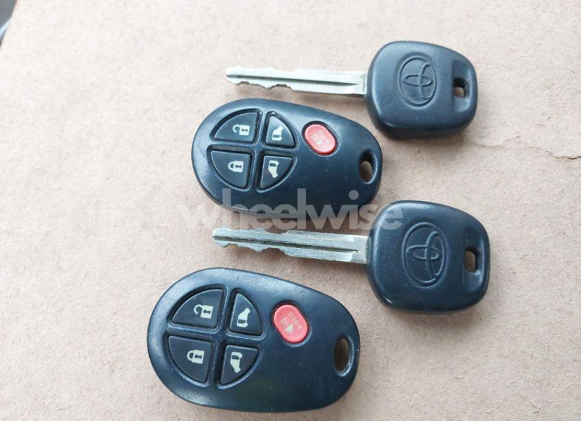 Photo 11 of 2009 Toyota Sienna LE (VIN 5TDZK23C49S276663)