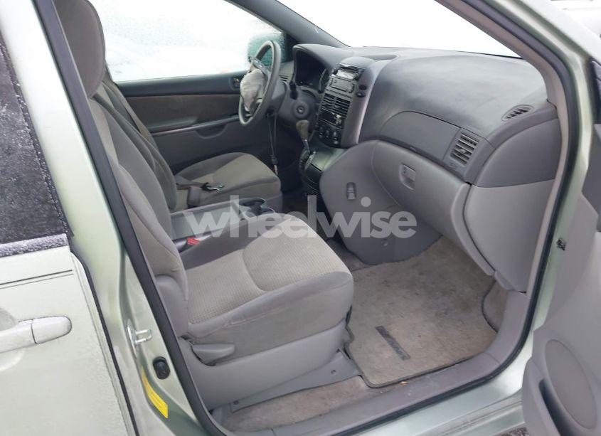 Photo 5 of 2009 Toyota Sienna LE (VIN 5TDZK23C49S276663)