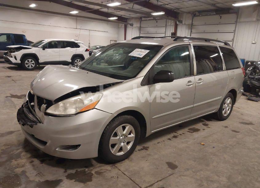 Photo 2 of 2009 Toyota Sienna LE (VIN 5TDZK23C49S278526)
