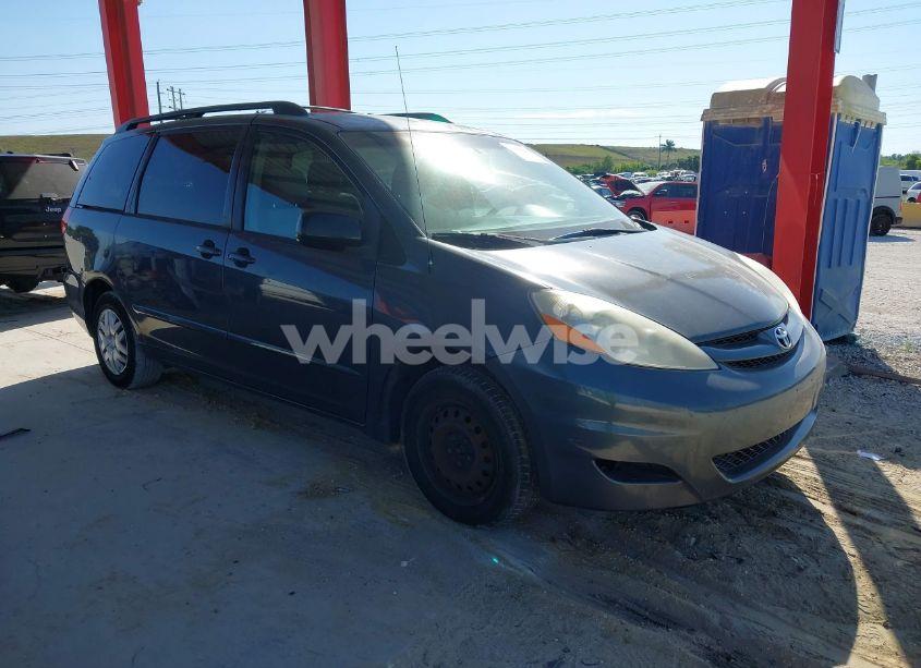 2007 Toyota Sienna LE (VIN 5TDZK23C57S011117) main photo