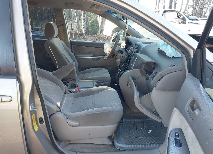 Photo 5 of 2007 Toyota Sienna LE (VIN 5TDZK23C57S014826)