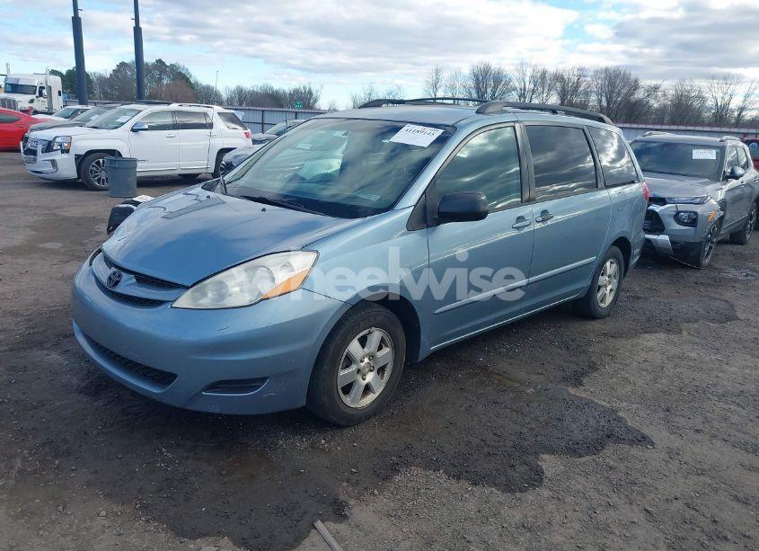 Photo 2 of 2007 Toyota Sienna LE (VIN 5TDZK23C57S015099)