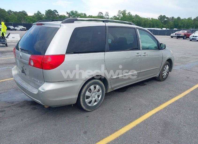 Photo 4 of 2007 Toyota Sienna LE (VIN 5TDZK23C57S022229)