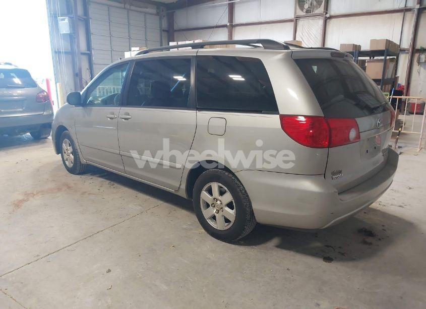 Photo 3 of 2007 Toyota Sienna LE (VIN 5TDZK23C57S046322)