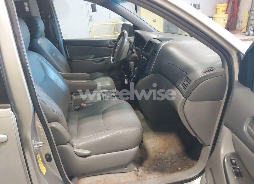 Photo 5 of 2007 Toyota Sienna LE (VIN 5TDZK23C57S046322)