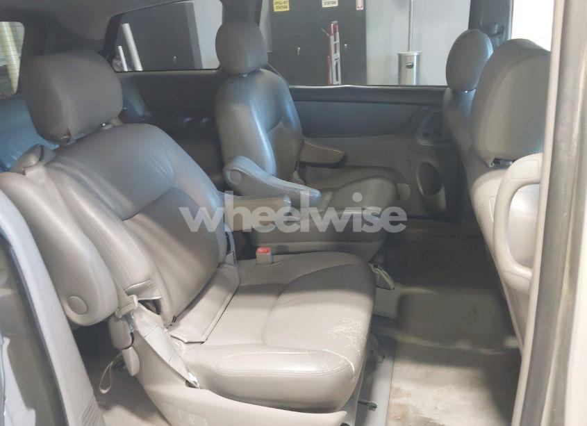 Photo 8 of 2007 Toyota Sienna LE (VIN 5TDZK23C57S046322)