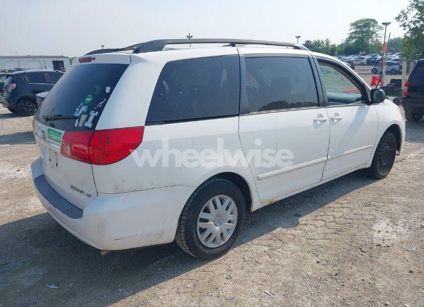 Photo 4 of 2007 Toyota Sienna LE (VIN 5TDZK23C57S049348)