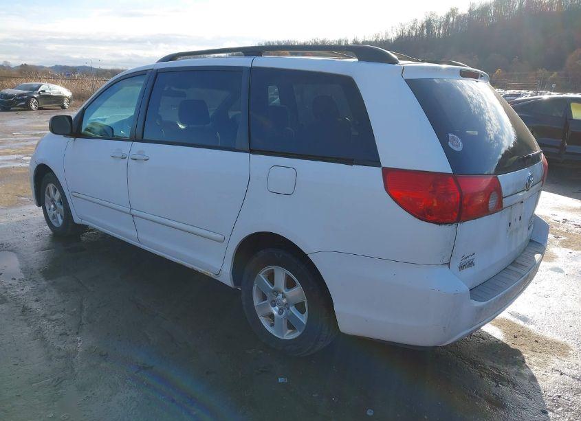 Photo 3 of 2007 Toyota Sienna LE (VIN 5TDZK23C57S061564)
