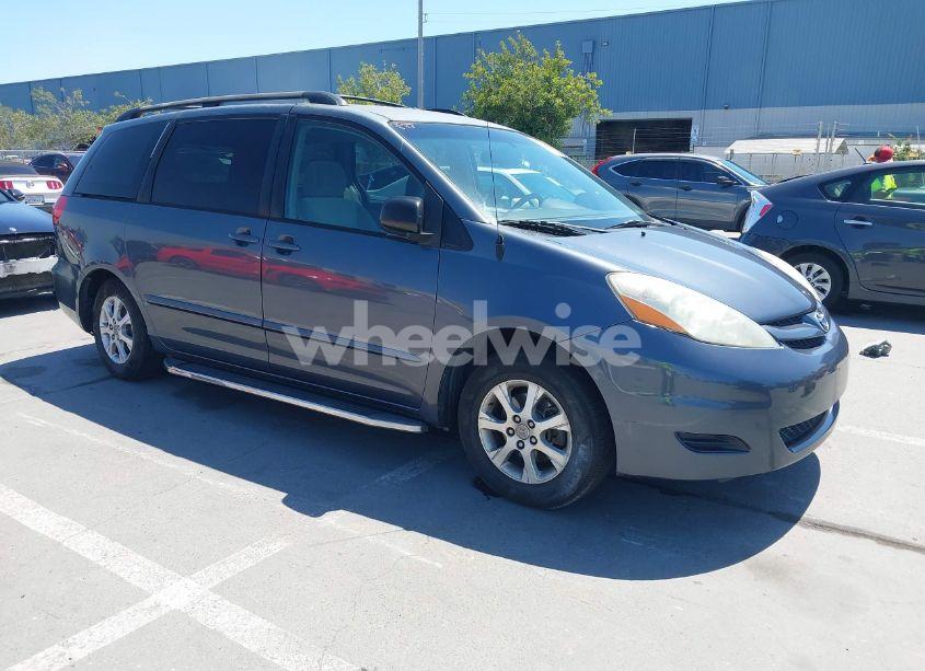 2007 Toyota Sienna LE (VIN 5TDZK23C57S073598) main photo