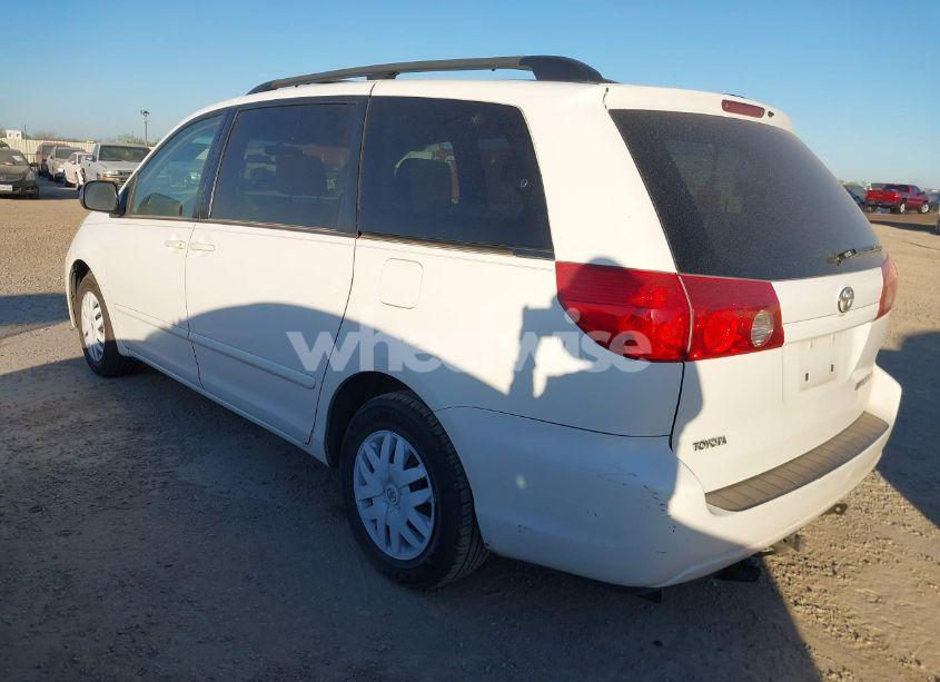 Photo 3 of 2007 Toyota Sienna LE (VIN 5TDZK23C57S079403)