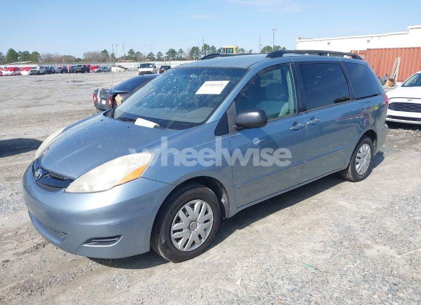 Photo 2 of 2007 Toyota Sienna LE (VIN 5TDZK23C57S083127)