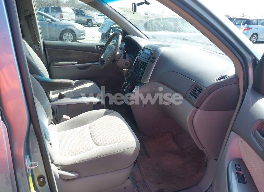 Photo 5 of 2007 Toyota Sienna LE (VIN 5TDZK23C57S083127)