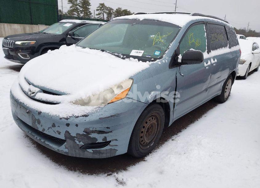Photo 2 of 2007 Toyota Sienna LE (VIN 5TDZK23C57S087372)