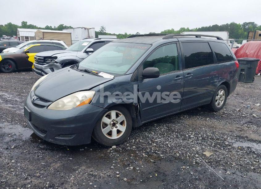 Photo 2 of 2008 Toyota Sienna LE (VIN 5TDZK23C58S103460)