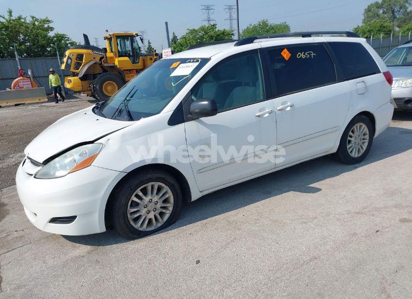 Photo 2 of 2008 Toyota Sienna LE (VIN 5TDZK23C58S155686)